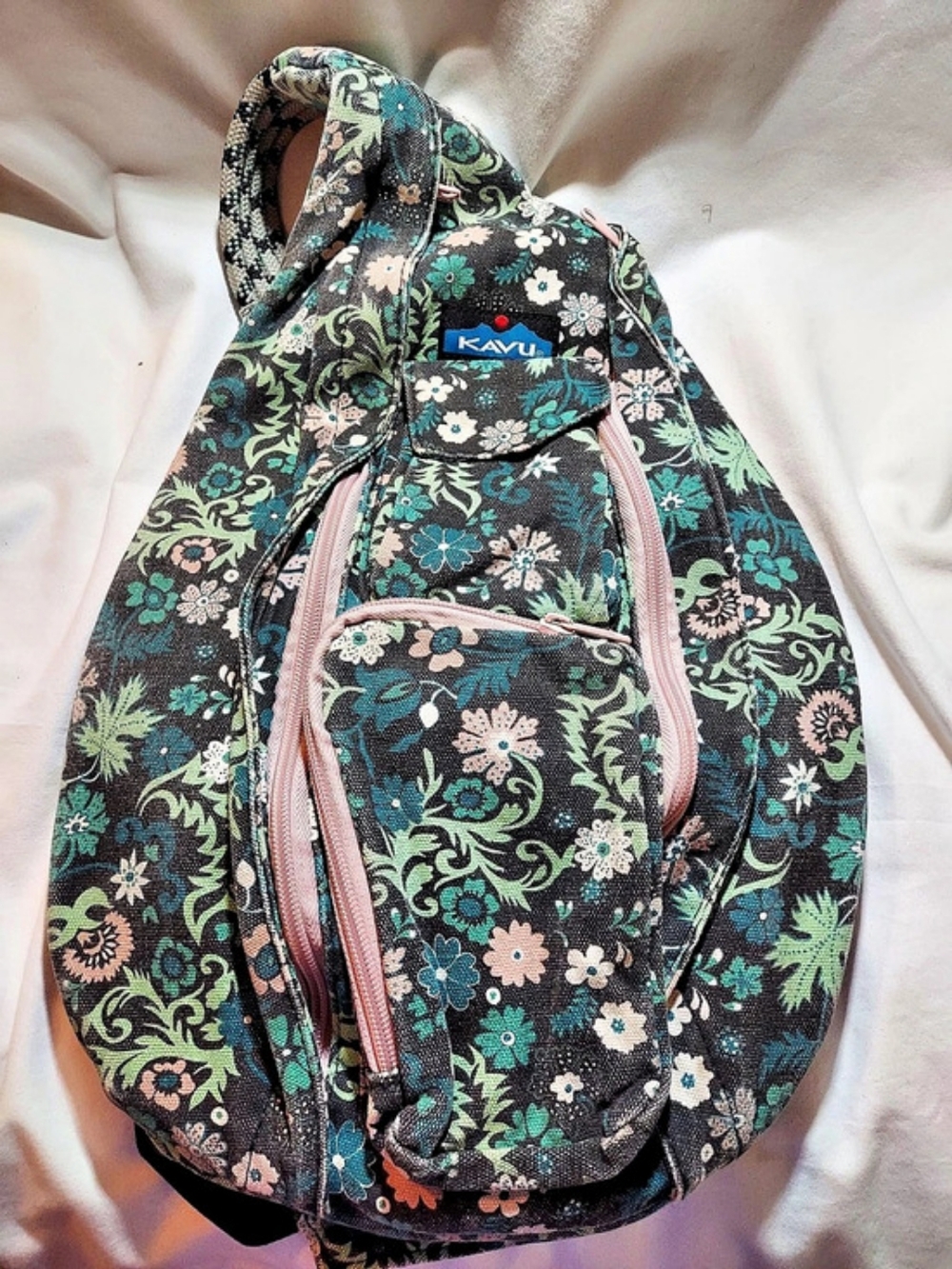 KAVU Canvas Rope Sling Bag Crossbody Whimsical Meadow Floral
